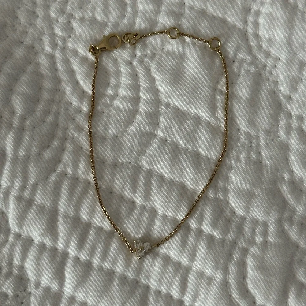 Mejuri lotus  bracelet - Picture 3 of 5